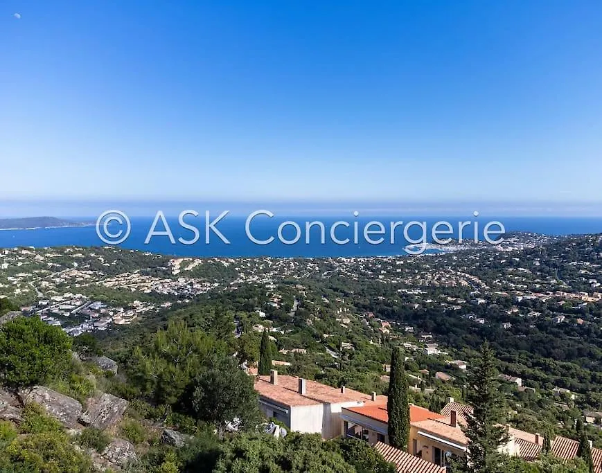 Baya, Exceptional Sea Views Villa Cavalaire-sur-Mer 0*,  France